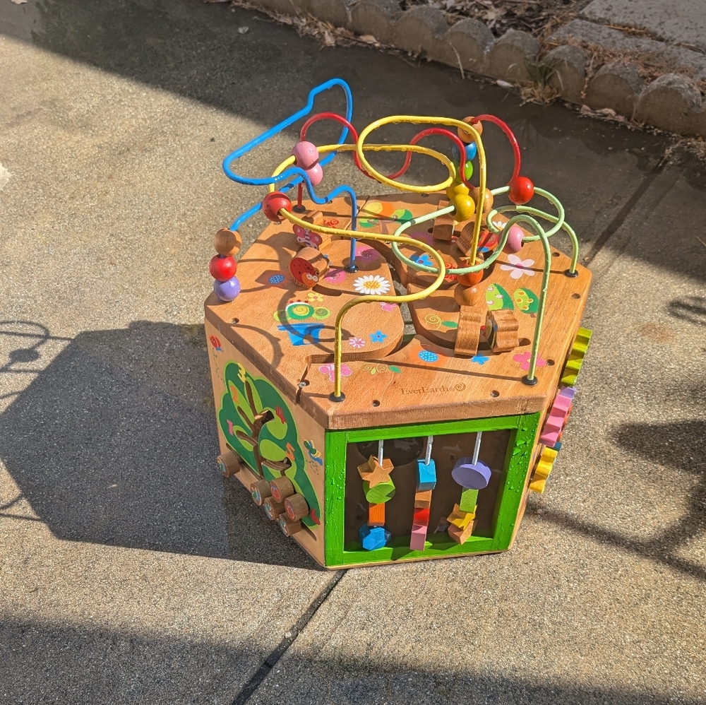 Garden Activity Cube. Wood Shape & Color Sorter, Bead Maze & Counting Baby Toy